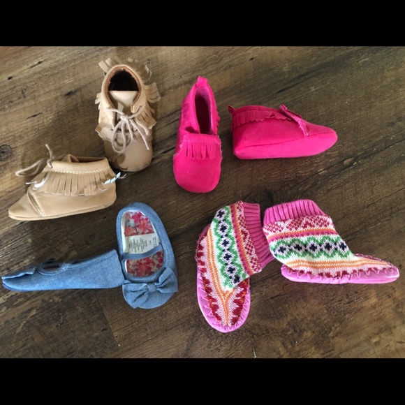 Bundle of baby girl shoes - Picture 2 of 5